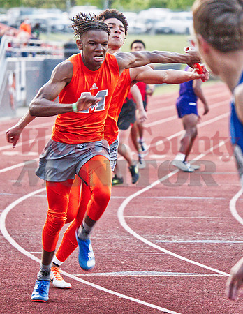 _1188432 Jaxon Holland to Jamarcus Kennedy 4x200m school record