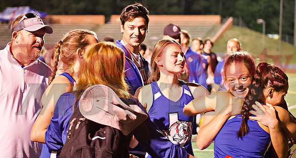 _1062264 4x400 relay celebration
