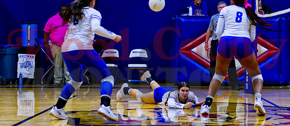 _1343357 Erin Vander Schaaf digs