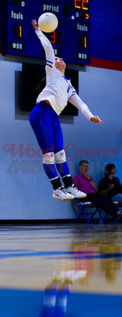 _1343396 Kaylin Sapp serves