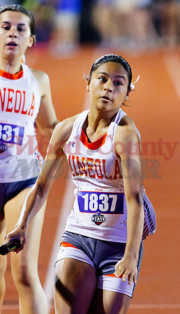 _5022660 Stephanie Rojas runs 4x400m