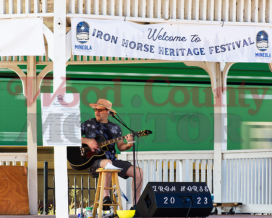 _9231211 Cody Norman plays folsom prison blues