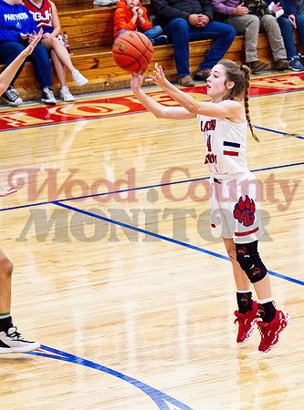 _1247970 Kamrin Wright shoots three