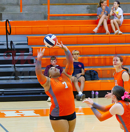 _A080173 Trinadee Jackson sets