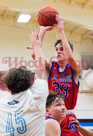 _1247893 Braylon Moffett shoots jumper