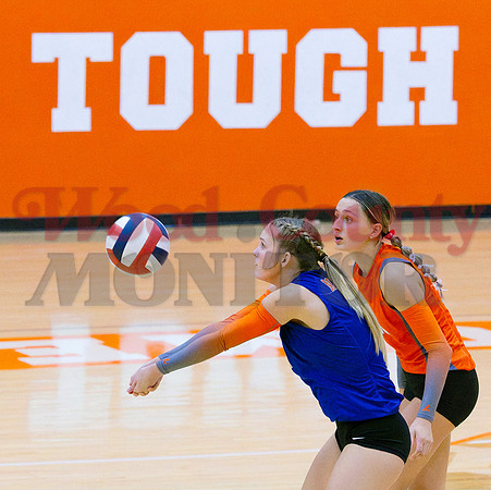 _A080114 Jaycee Maag receives