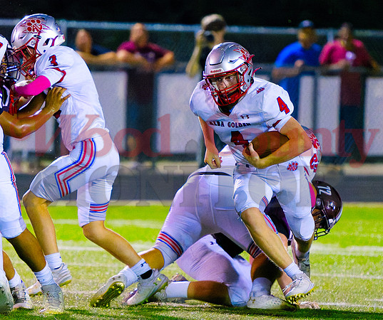 _A251486 Bret Sutton and Pierce Phillips block for Cameron Lennon