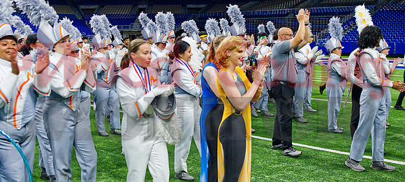 _B082957 mineola applauds whitesboro