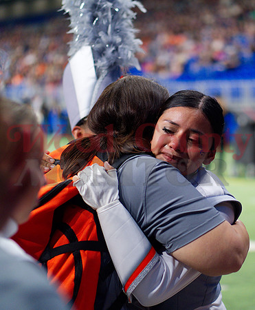 P_096656 Mariana Delgadillo hugs