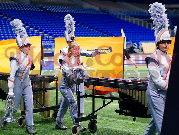 P_096512 front ensemble enters