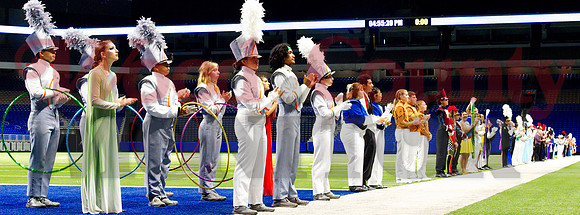 _B082891 leaders applaud
