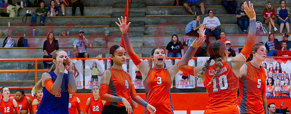 _1354563 lady jackets win