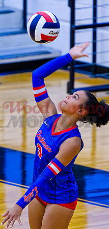_9270259 Isis Murlin serves
