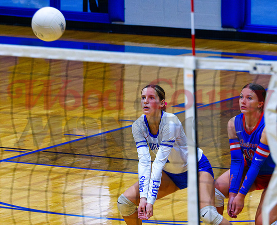 _A040248 Autumn Cason receives