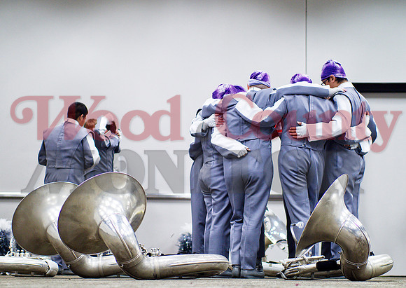 _1003966 tubas huddle