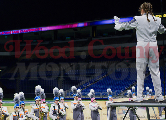 _1004045 Maddi Tucker conducts