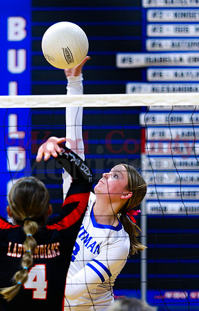 _A040043 Kinsey Hipp hits