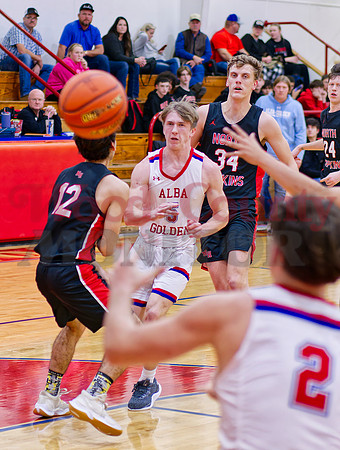 _1012710 Payton Dickinson passes to Sam Olson