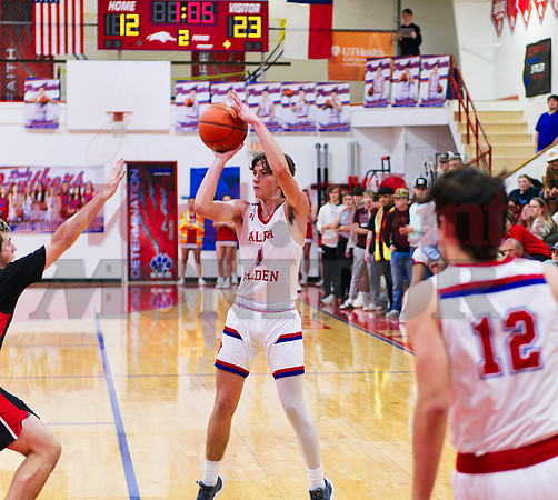 _1012735 Boogie Trimble shoots three