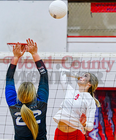 _9170368 Lainey Wright winds-up