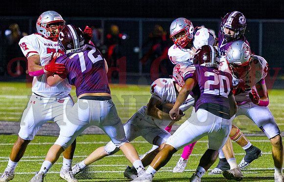 _A251555 Hector Delgadillo and Blake Harris block Cameron Lennon cuts