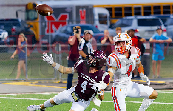 _9131273 Colton McMahon defends