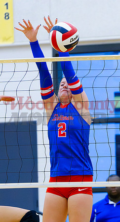 _9270009 Kinsey Hipp defends
