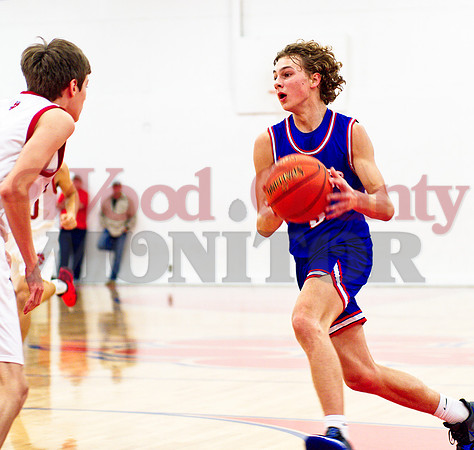 _1015488 Brady Floyd drives by Jaden Barnhart
