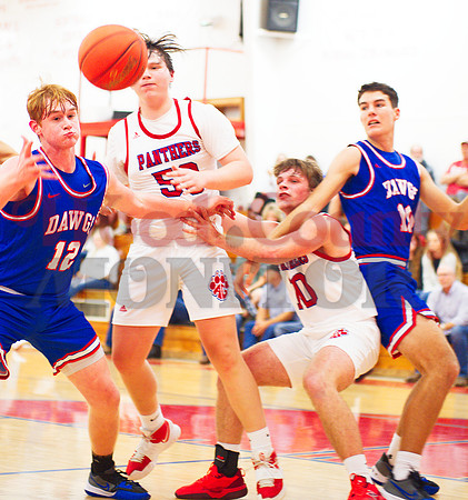 _1015575 Landon Richey 12 fights Gavin Dailey 50 and Blake Weissert 10 for rebound with Ethan Reynolds 10