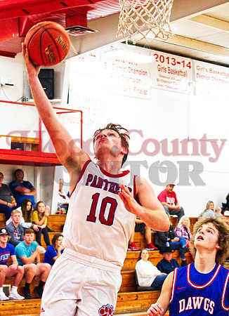 _1225077 Blake Weissert lays-up