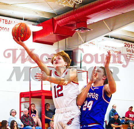 _1225084 Brayden Randolph lays-up
