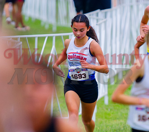 _B021277 Katie de Gorostiza nears finish