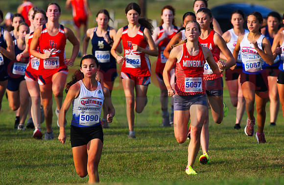 _9141488 Katie de Gorostiza takes early lead