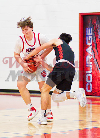 _1015876 Gavin Dailey wrestles