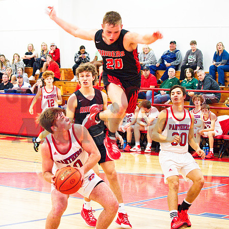_1225236 Blake Weissert fakes out Rance Brown