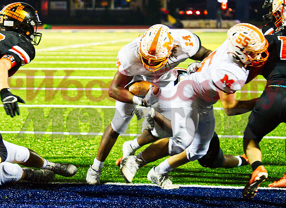 _1151280 Trevion Sneed 23 scored td behind blocker Kaleb Barton 55