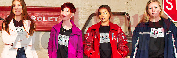 _1137753 contestants moment before winner announced