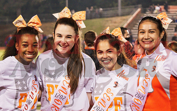 _1138464 mineola yellowjacket 2021 senior cheerleaders