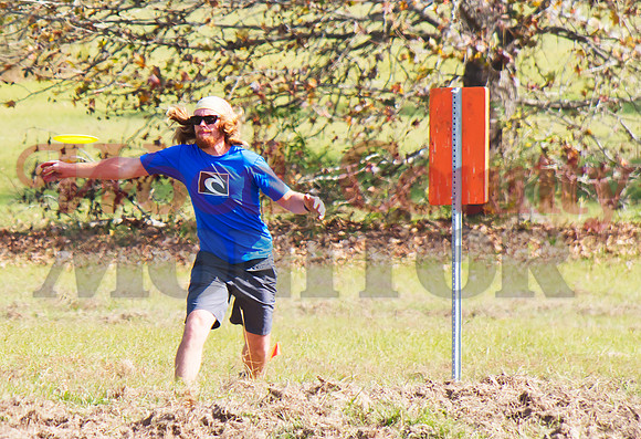 _1164255 teeing off