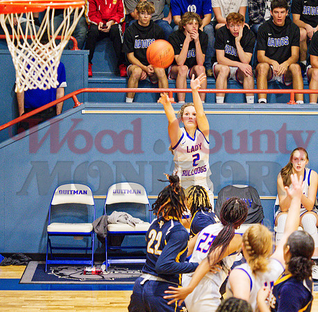 _1225789 Carley Spears hits three