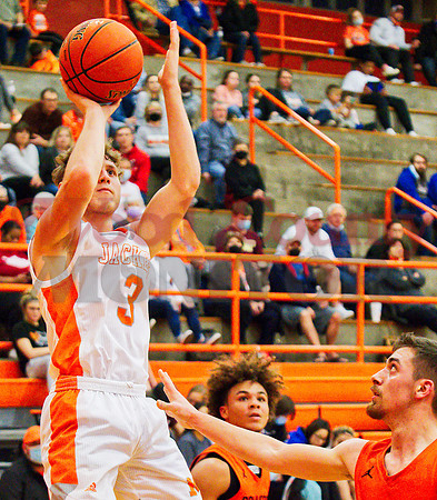 _1177094 Jonah Fischer 3 hits jumper