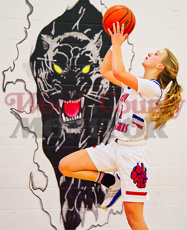 _1177401 Bella Crawford 1 layup