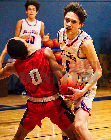 _1179218 Levi Thompson 5 eyes hoop
