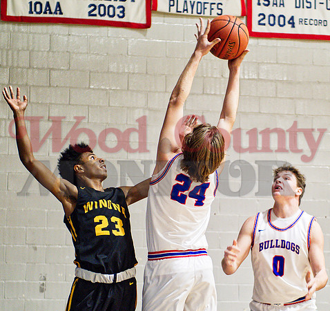 _1047441 Justin Matthews steals