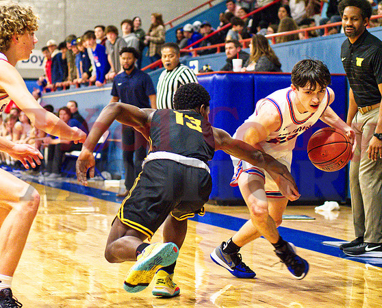 _1047495 Levi Thompson steals