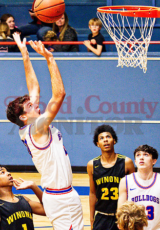 _1236285 Ethan Reynolds close range