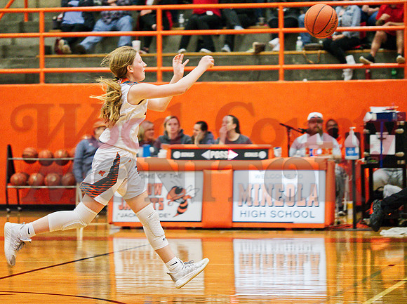 _1181734 Macy Fischer 22 passes