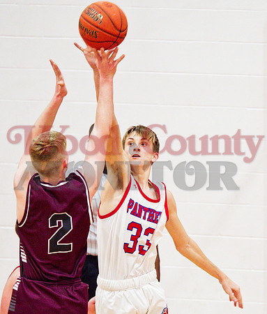 _1247211 Braylon Moffett contests shot