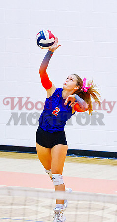 _A010158 Jaycee Maag serves