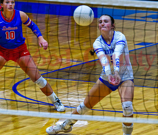 _A040159 Isabella Crockett Garza receives